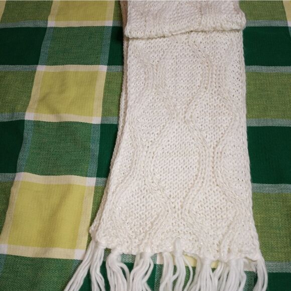 Lot of 3 Pieces White Black Striped Knitted Fringed Women's Scarfs - Picture 7 of 15